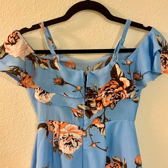 NWOT Floral Off the Shoulder Romper - Picture 4 of 7